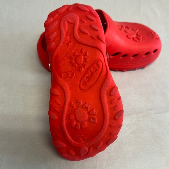 Dawgs Red Sandals with Ventilation and Heel Strap - Picture 4 of 5